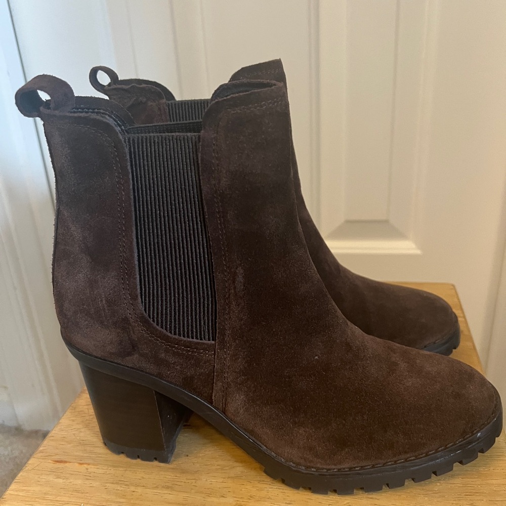 Brown Suede Heeled Boots with Elastic Panels